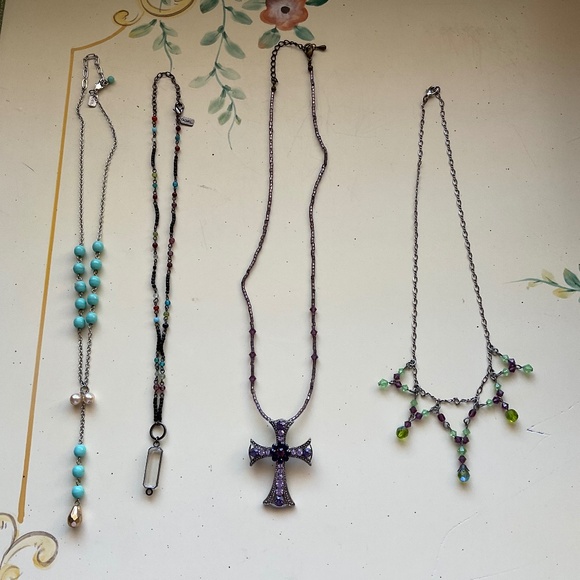Four various beaded necklaces. - Picture 1 of 6